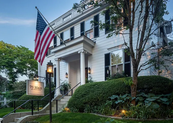 76 Main Ink Press Hotel